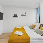 Apartament Urban Havn - 6 Mit Anbindung Fuer Bis Zu 34 Personen Dreieich