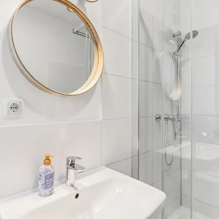 Apartamento Urban Havn - 6 Mit Anbindung Fuer Bis Zu 34 Personen Dreieich