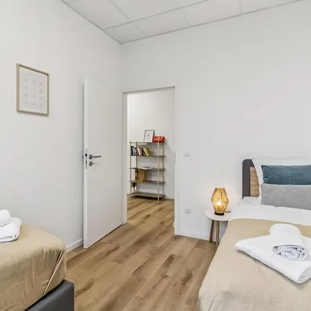 Urban Havn - 6 Mit Anbindung Fuer Bis Zu 34 Personen * Dreieich