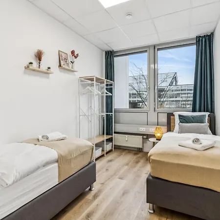 Urban Havn - 6 Mit Anbindung Fuer Bis Zu 34 Personen Lägenhet Dreieich