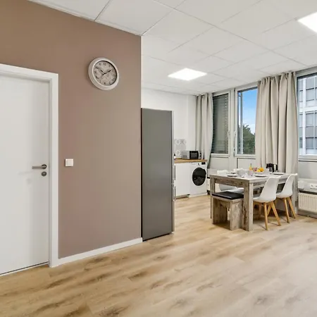 Urban Havn - 6 Mit Anbindung Fuer Bis Zu 34 Personen Daire *