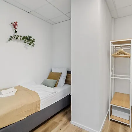 Urban Havn - 6 Mit Anbindung Fuer Bis Zu 34 Personen Daire Dreieich