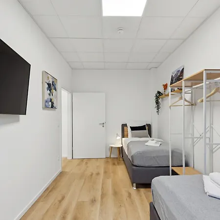 Urban Havn - 6 Mit Anbindung Fuer Bis Zu 34 Personen Daire Dreieich